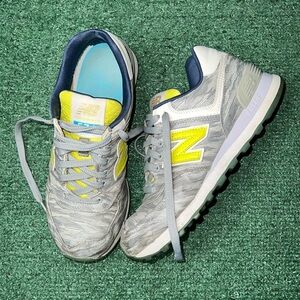 New Balance 574 - Grey Sneakers - Women’s 7